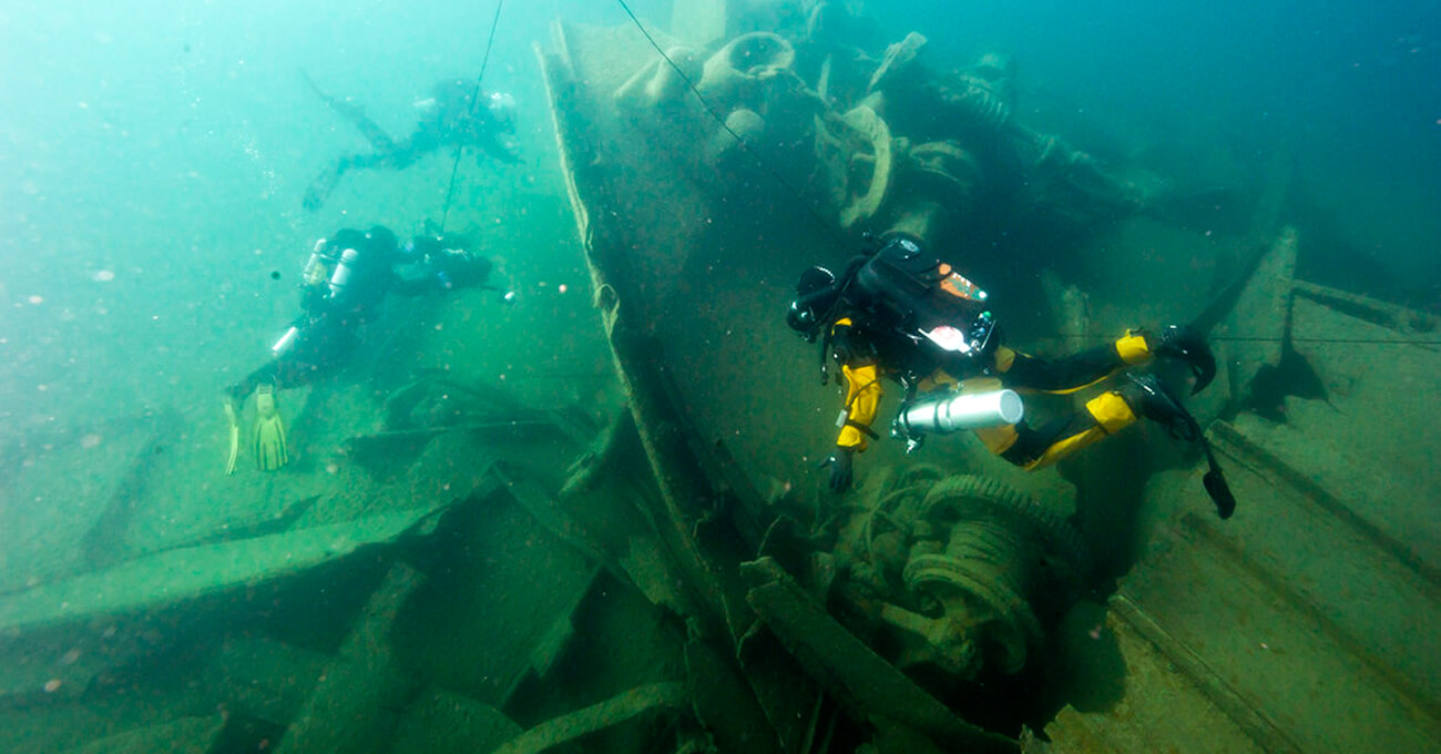 SRC Divers at the Glenlyon Shipwreck